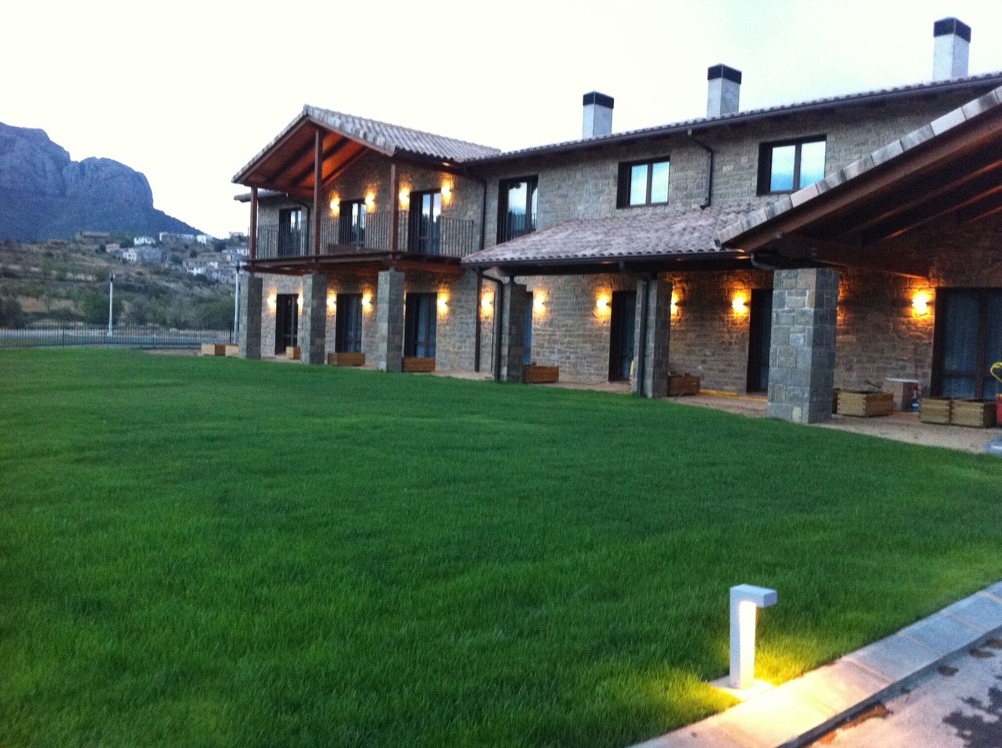 Hotel Spa Aguas De Los Mallos Murillo de Gállego Esterno foto